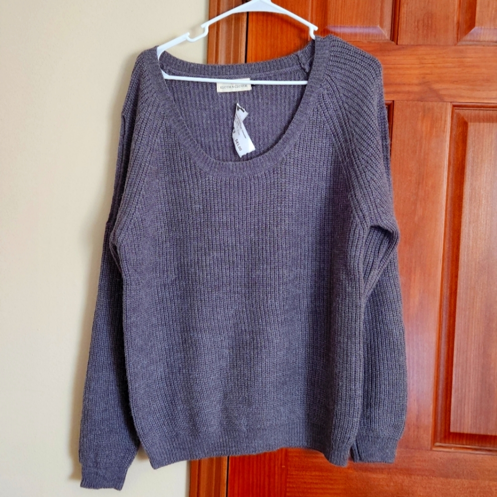 Kloth & Clover cold shoulder gray sweater